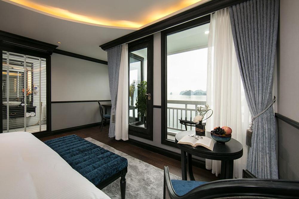 Lapinta Luxury Cruises 호텔 하롱 외부 사진