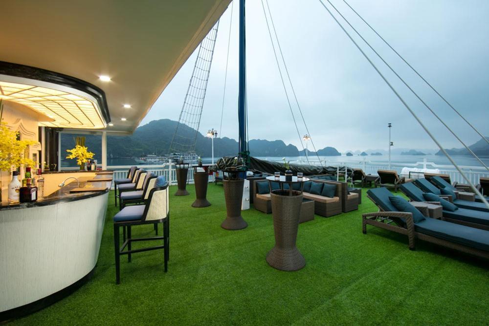 Lapinta Luxury Cruises 호텔 하롱 외부 사진